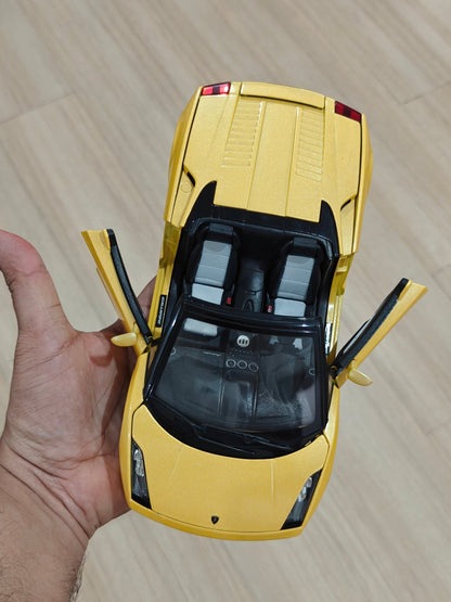 1:18 Bburago Lamborghini Gallardo Spyder - Yellow Color (Pre - Owned) - Kinder Logs