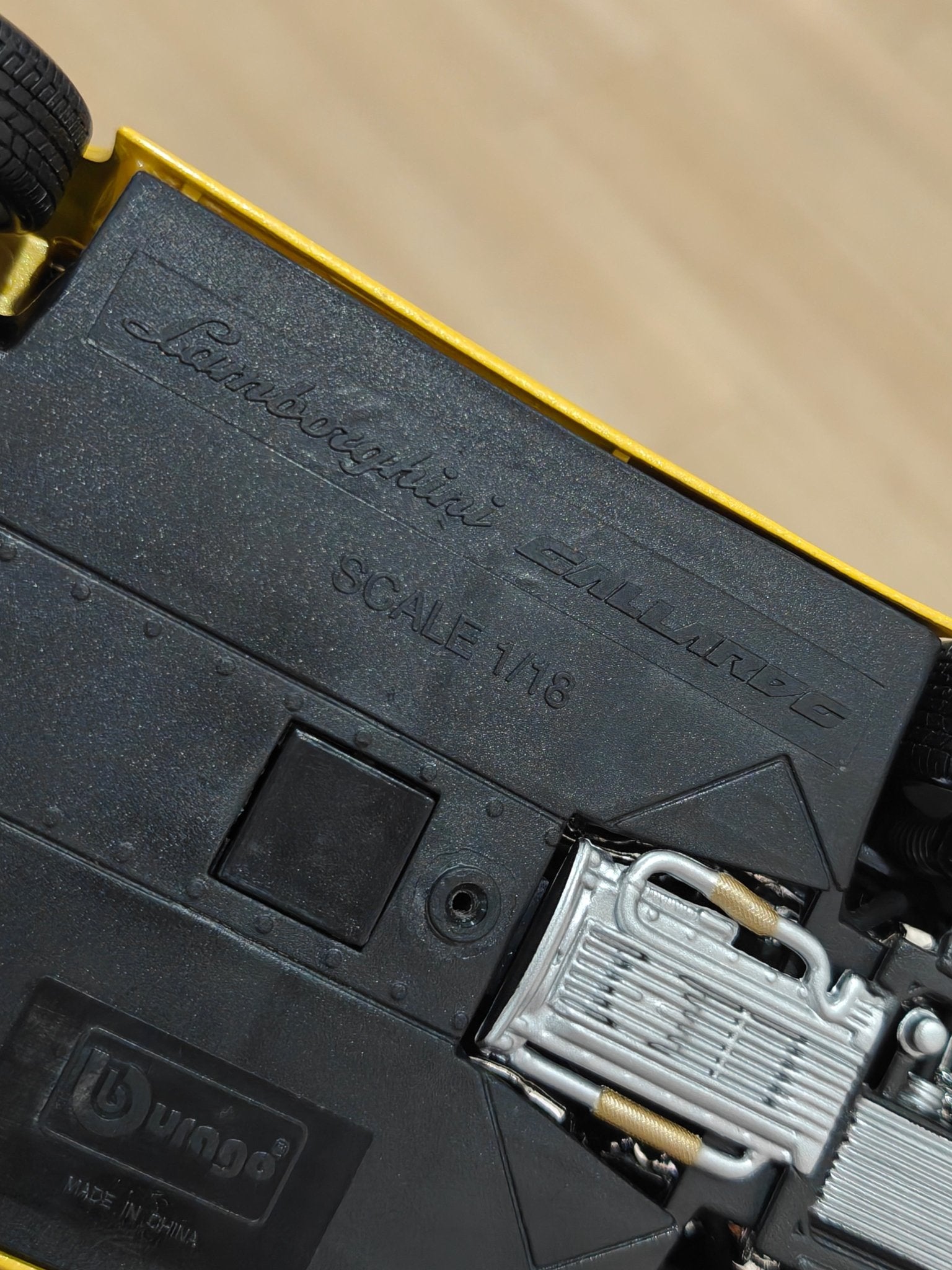 1:18 Bburago Lamborghini Gallardo Spyder - Yellow Color (Pre - Owned) - Kinder Logs