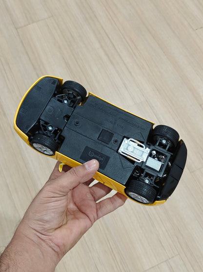 1:18 Bburago Lamborghini Gallardo Spyder - Yellow Color (Pre - Owned) - Kinder Logs