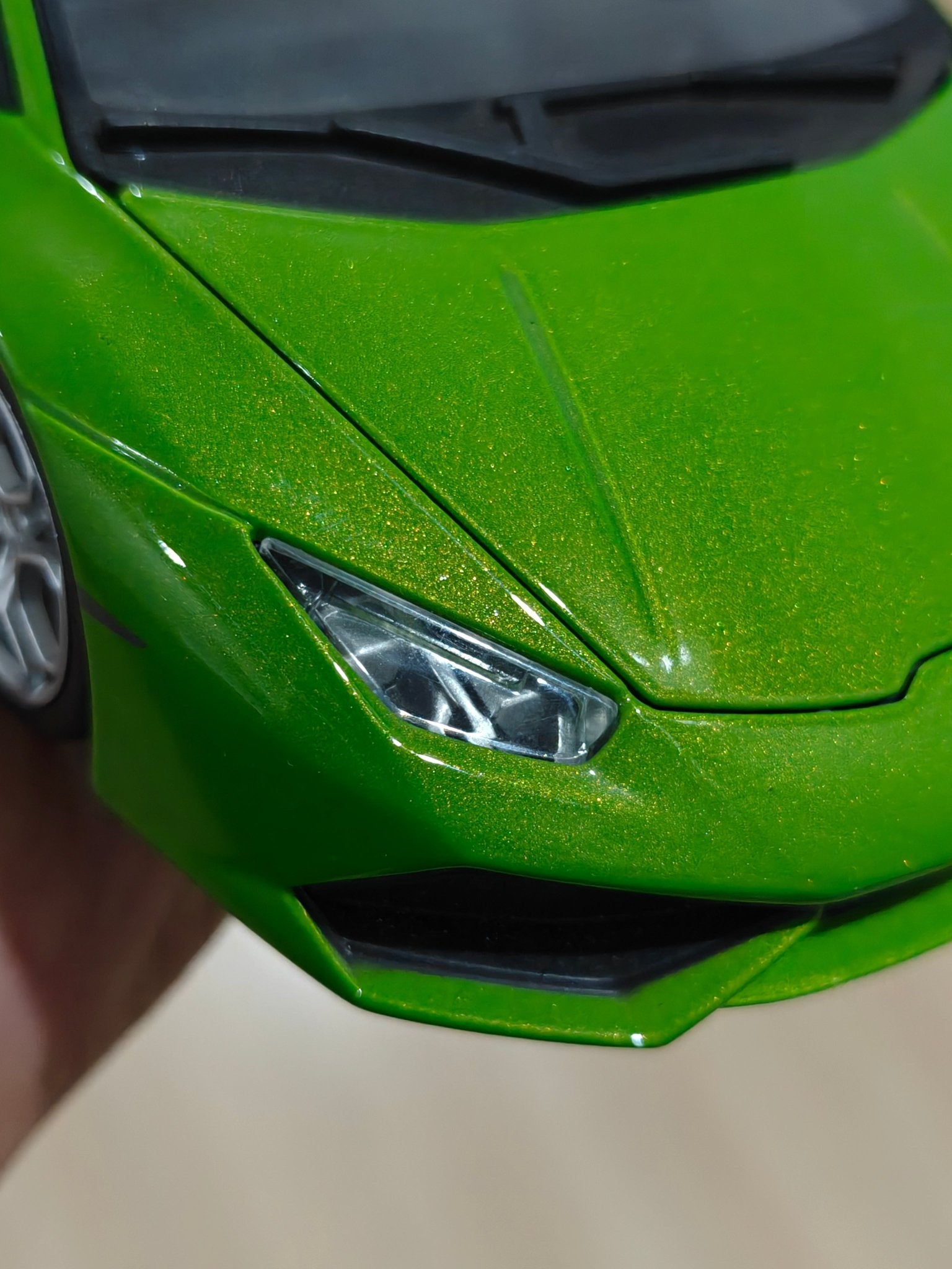 1:18 Bburago Lamborghini Huracan LP610 - 4 - Green Color (Pre - Owned) - Kinder Logs