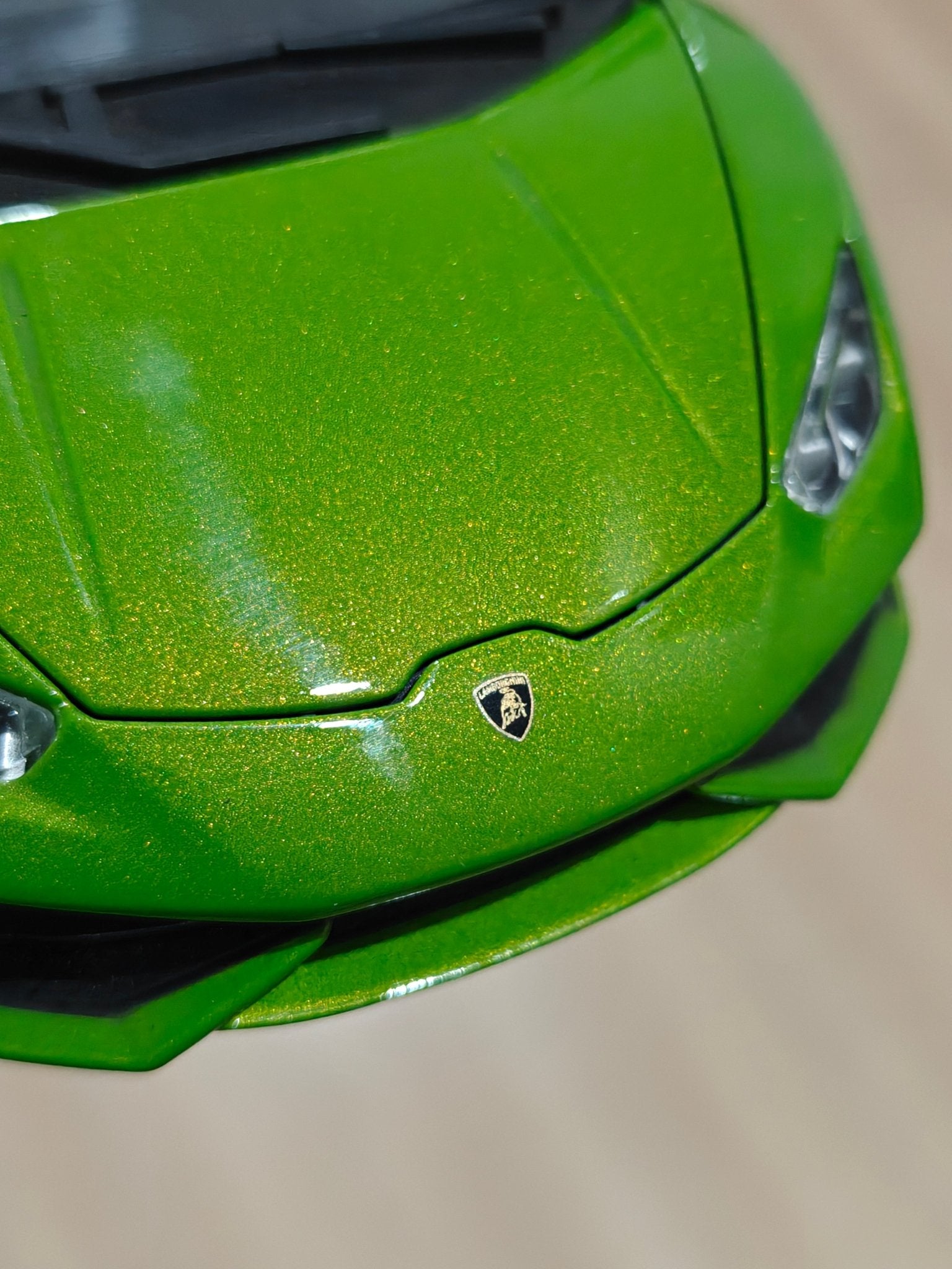 1:18 Bburago Lamborghini Huracan LP610 - 4 - Green Color (Pre - Owned) - Kinder Logs