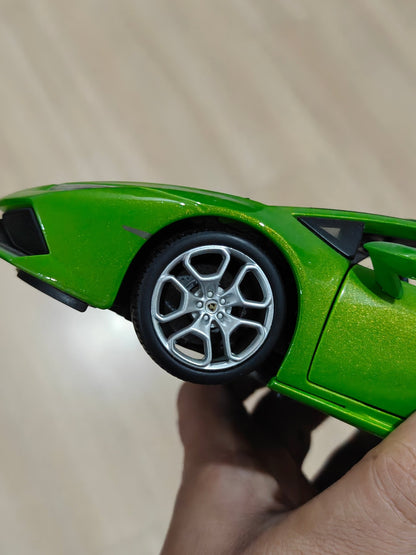 1:18 Bburago Lamborghini Huracan LP610 - 4 - Green Color (Pre - Owned) - Kinder Logs