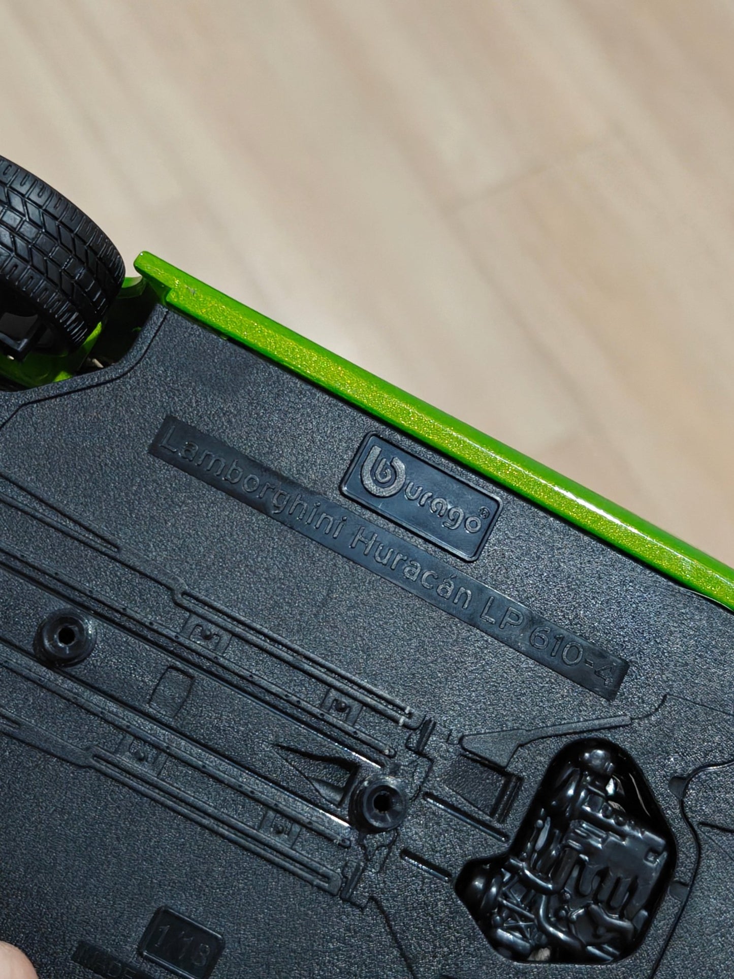 1:18 Bburago Lamborghini Huracan LP610 - 4 - Green Color (Pre - Owned) - Kinder Logs