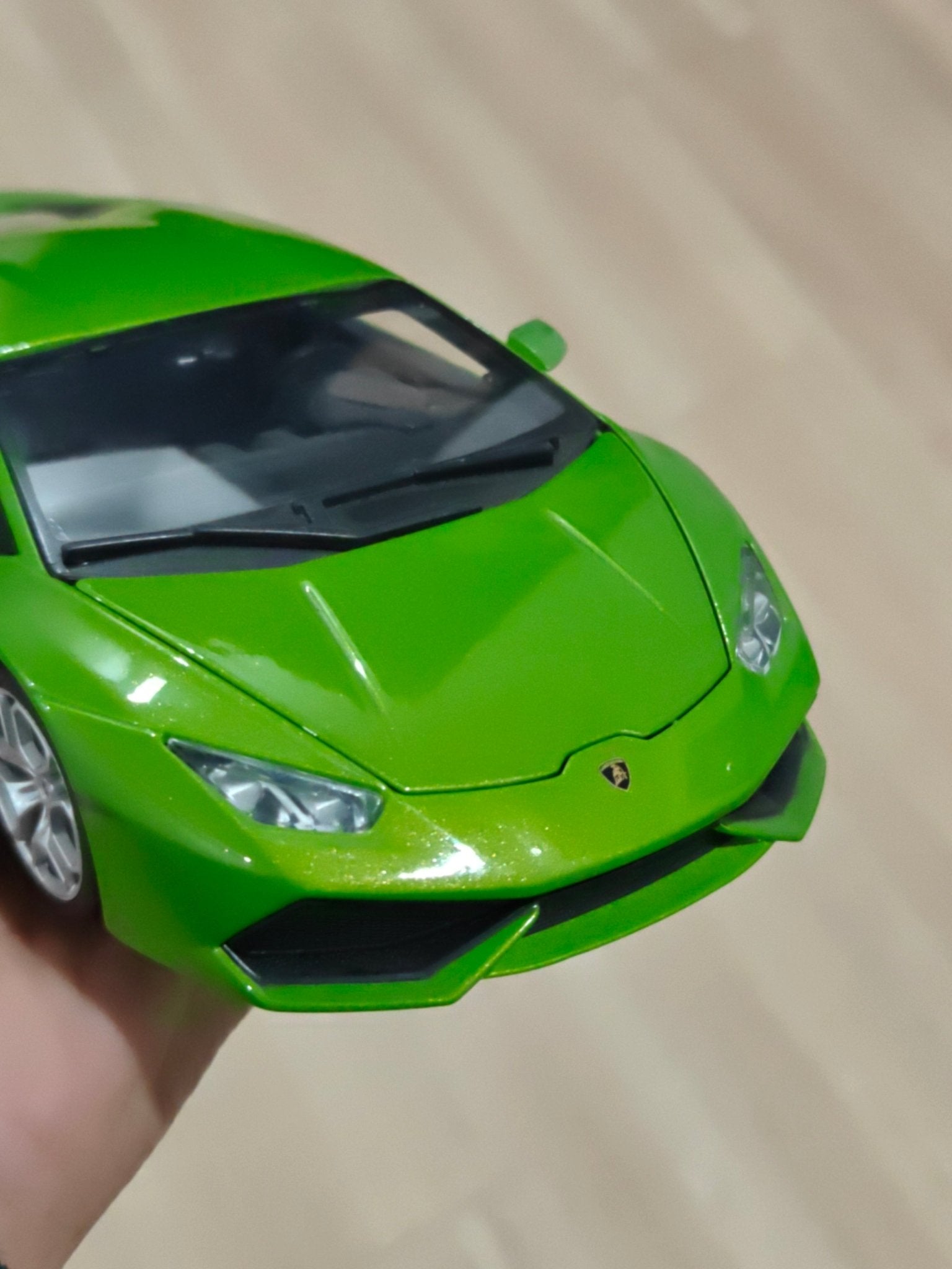 1:18 Bburago Lamborghini Huracan LP610 - 4 - Green Color (Pre - Owned) - Kinder Logs