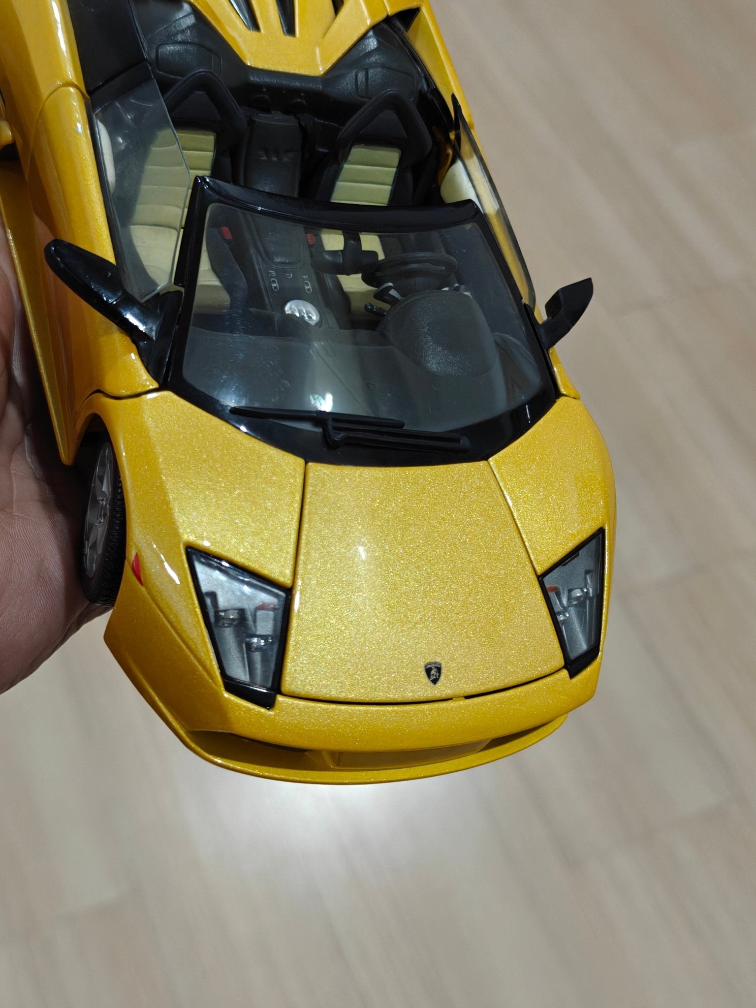 1:18 Bburago Lamborghini Murcielago Roadster - Yellow Color (Pre - Owned) - Kinder Logs