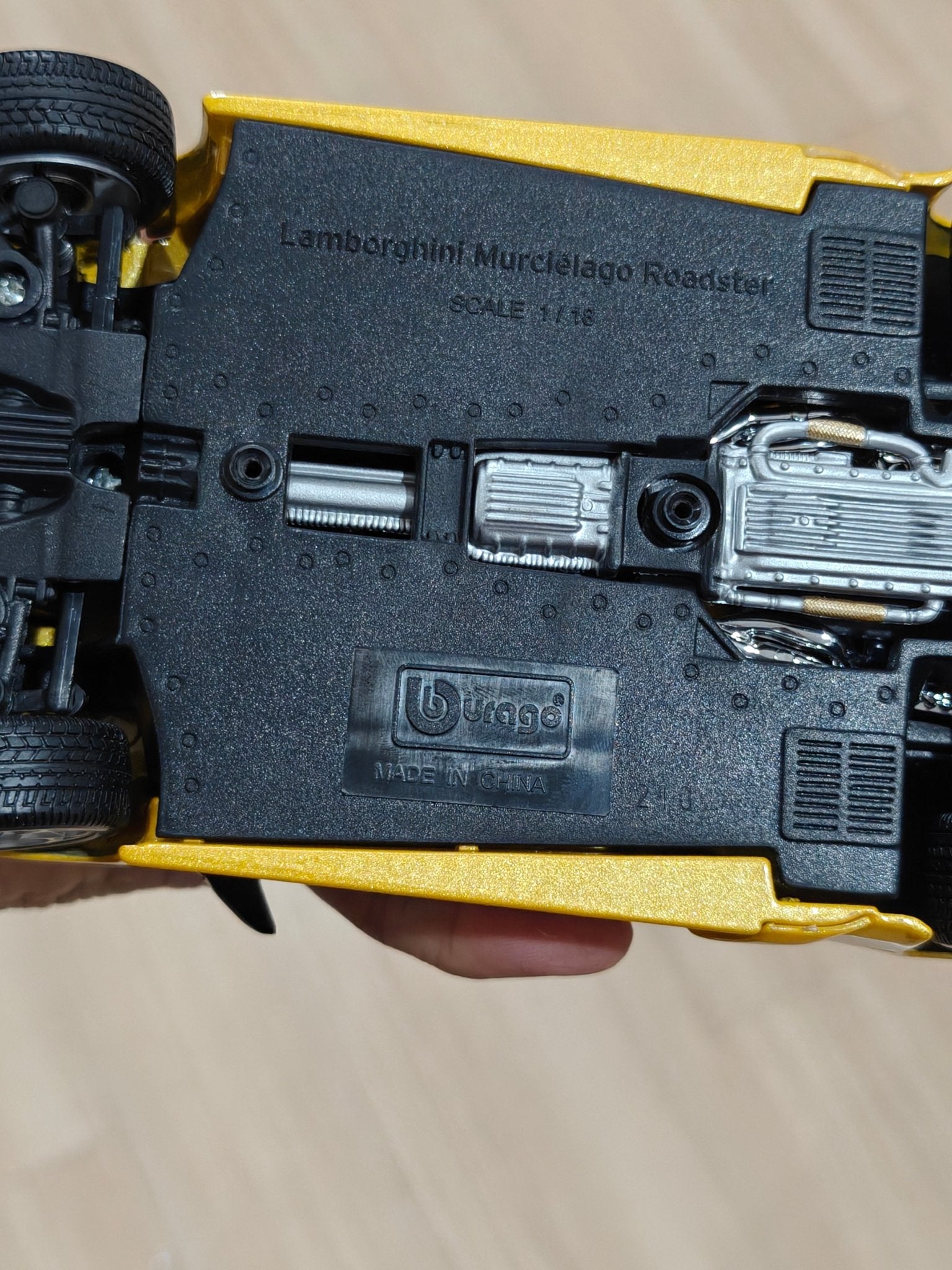 1:18 Bburago Lamborghini Murcielago Roadster - Yellow Color (Pre - Owned) - Kinder Logs