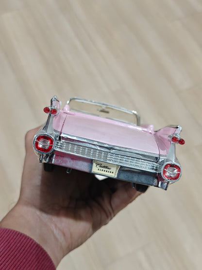 1:18 Maisto 1959 Cadillac Eldorado Biarritz Convertible (Pre - Owned) - Kinder Logs