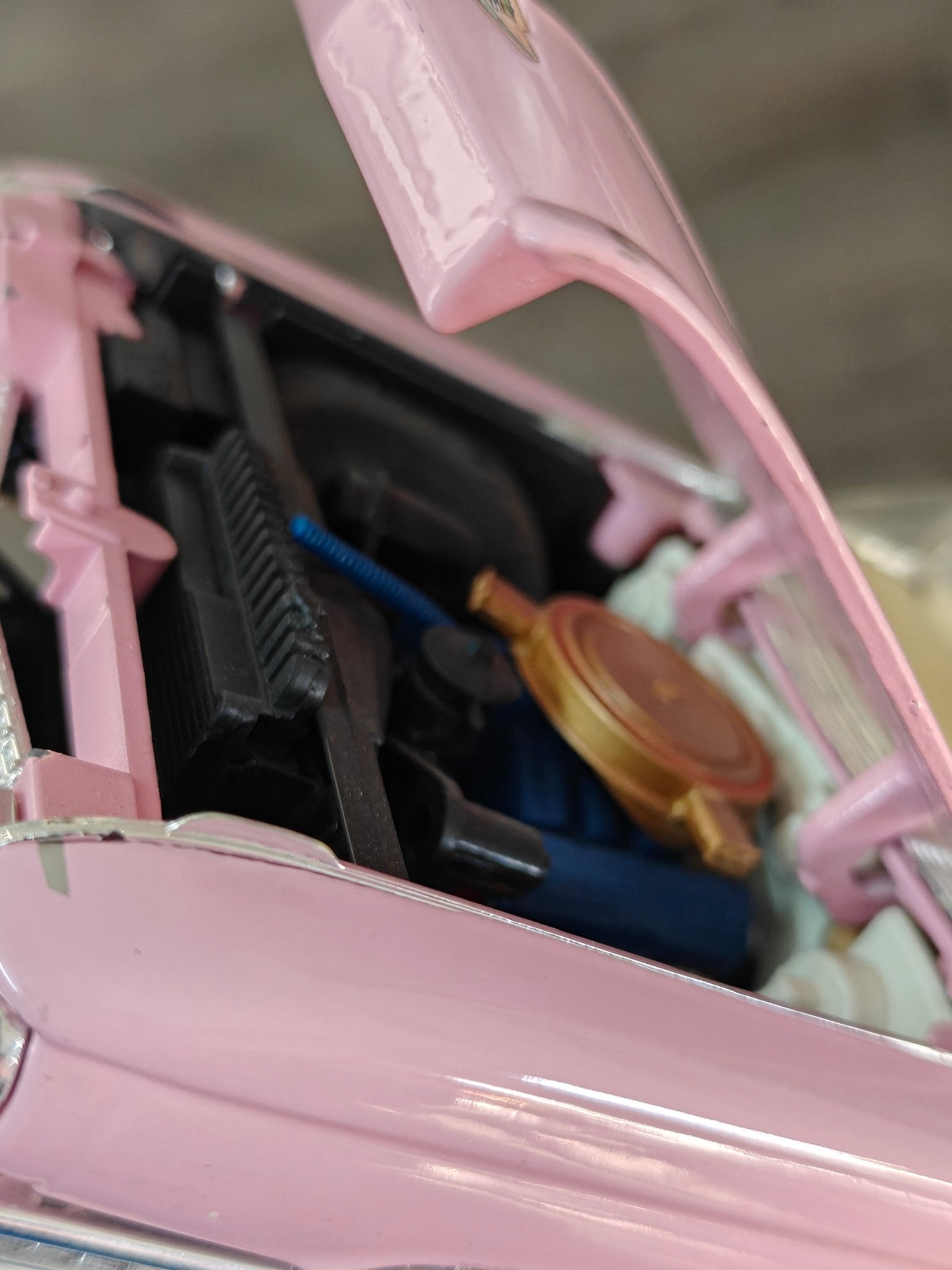 1:18 Maisto 1959 Cadillac Eldorado Biarritz Convertible (Pre - Owned) - Kinder Logs