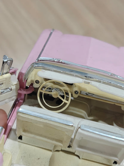 1:18 Maisto 1959 Cadillac Eldorado Biarritz Convertible (Pre - Owned) - Kinder Logs