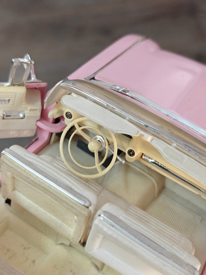 1:18 Maisto 1959 Cadillac Eldorado Biarritz Convertible (Pre - Owned) - Kinder Logs