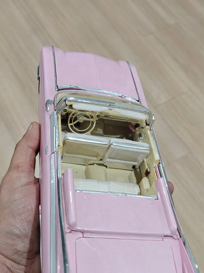 1:18 Maisto 1959 Cadillac Eldorado Biarritz Convertible (Pre - Owned) - Kinder Logs