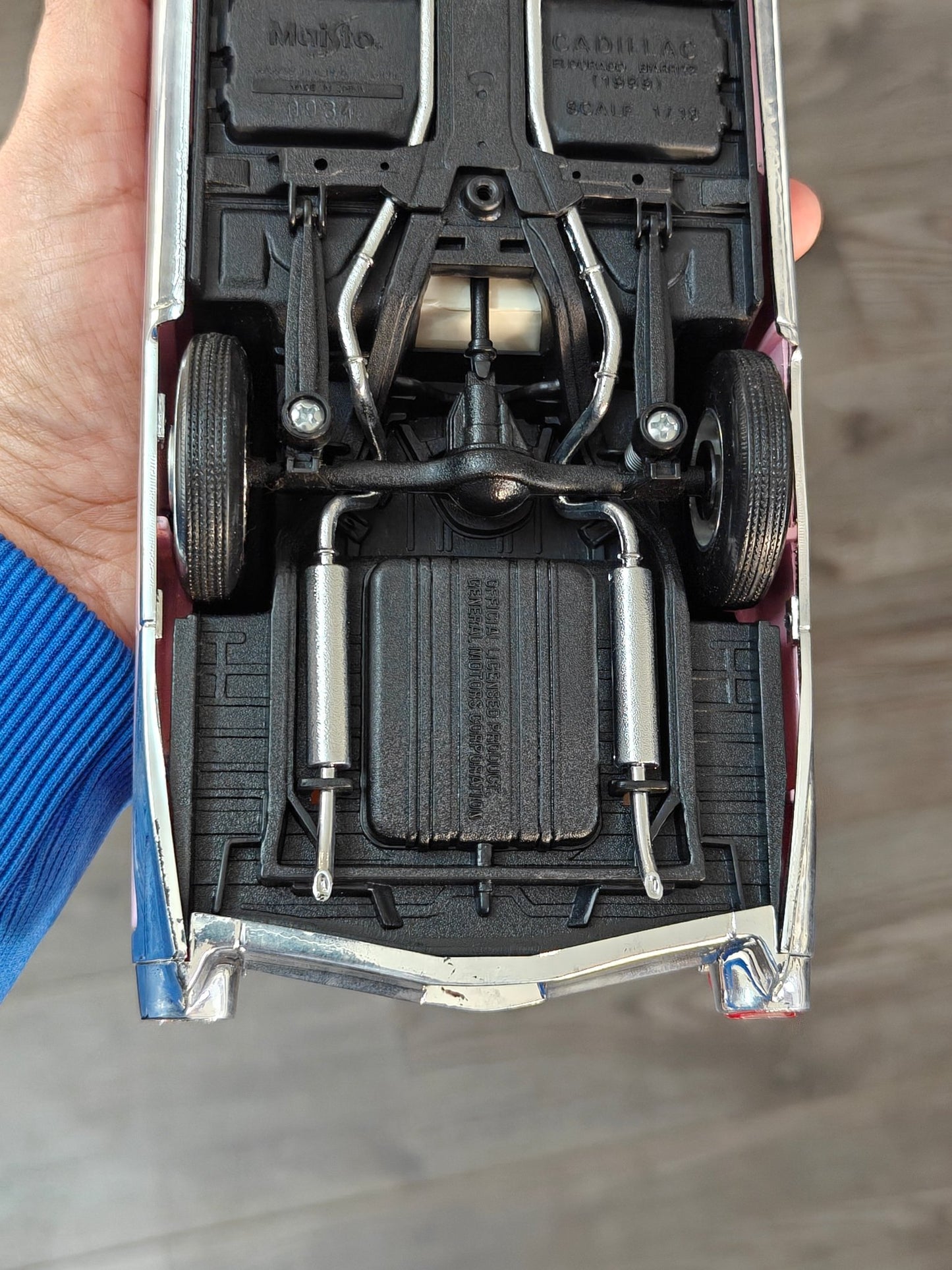 1:18 Maisto 1959 Cadillac Eldorado Biarritz Convertible (Pre - Owned) - Kinder Logs