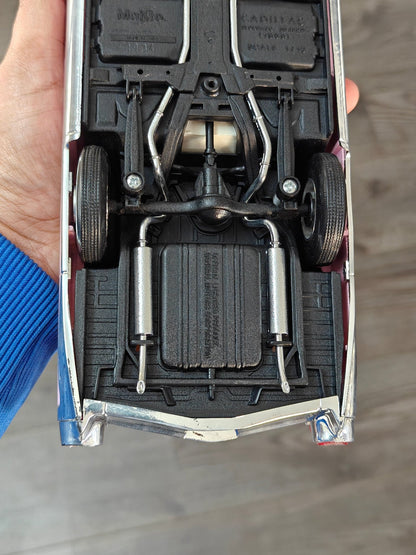 1:18 Maisto 1959 Cadillac Eldorado Biarritz Convertible (Pre - Owned) - Kinder Logs