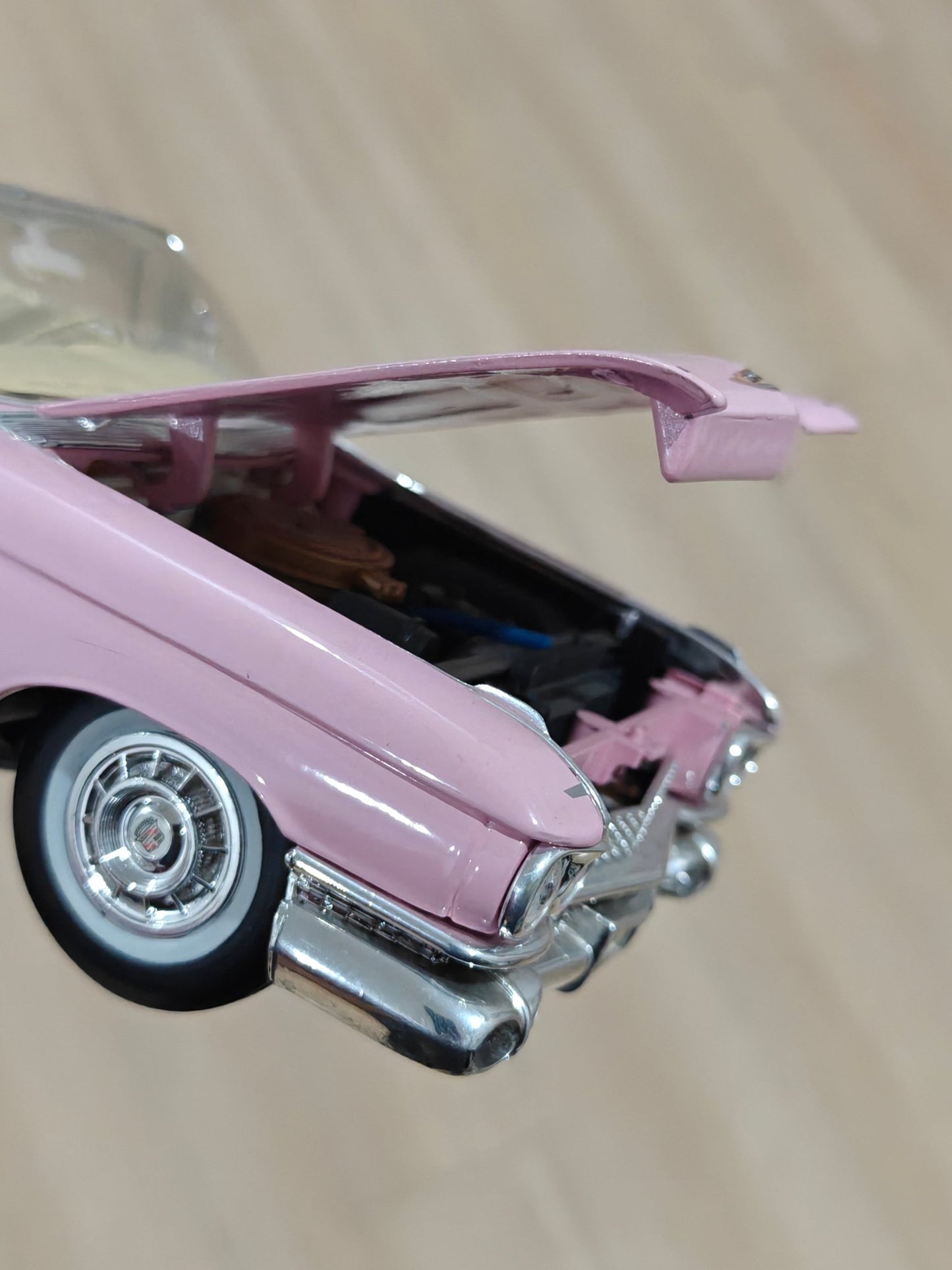 1:18 Maisto 1959 Cadillac Eldorado Biarritz Convertible (Pre - Owned) - Kinder Logs