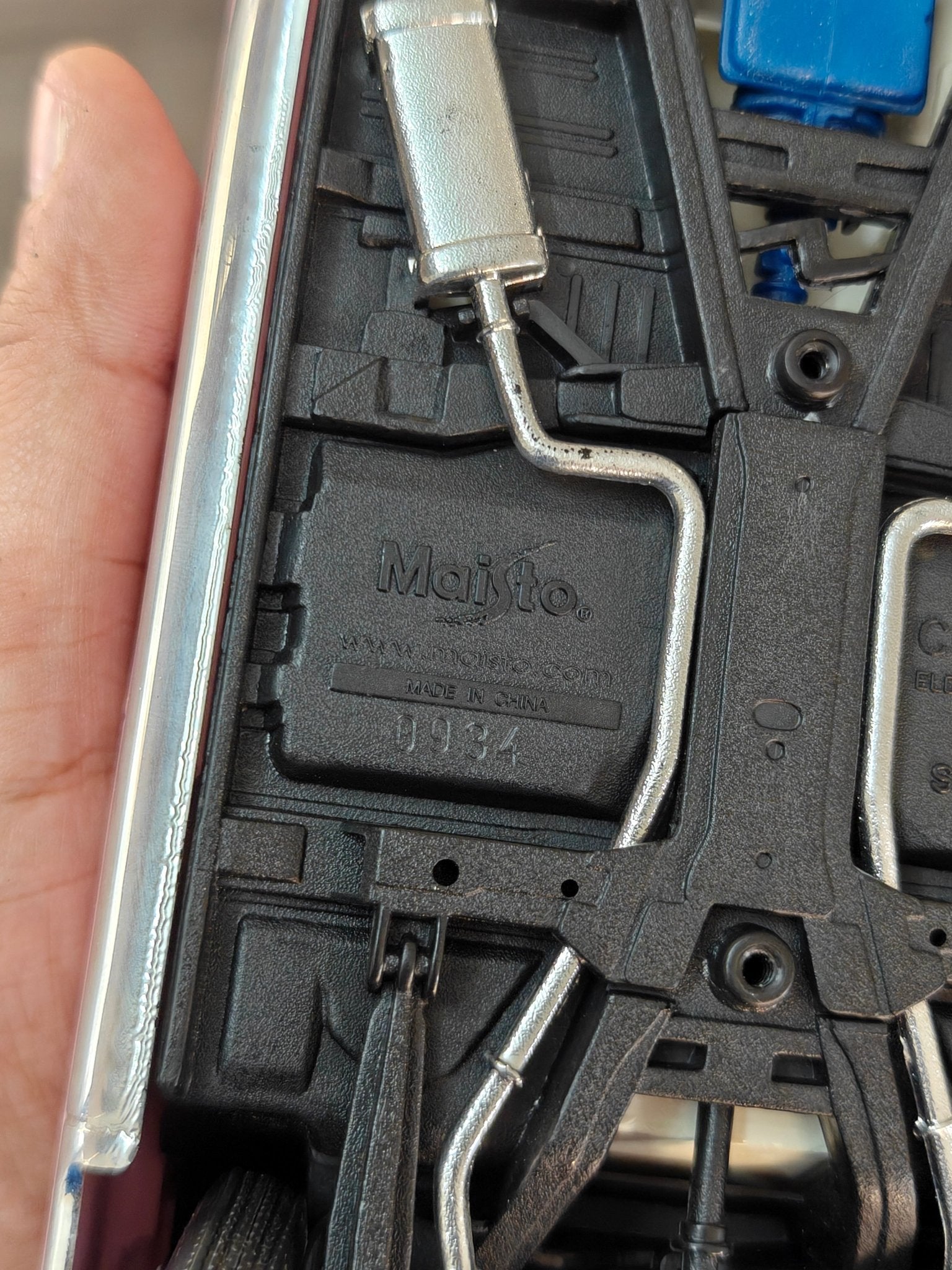 1:18 Maisto 1959 Cadillac Eldorado Biarritz Convertible (Pre - Owned) - Kinder Logs