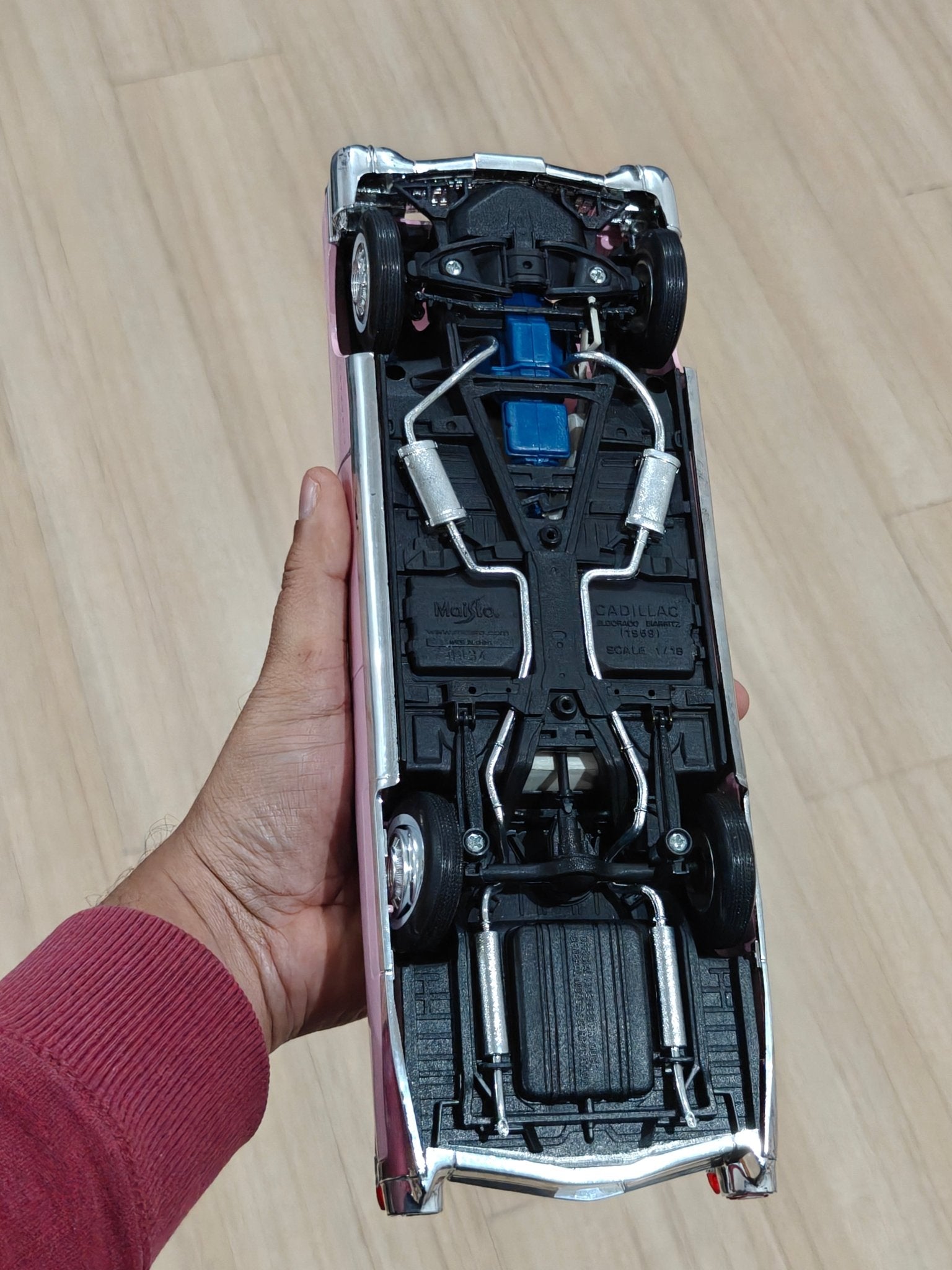 1:18 Maisto 1959 Cadillac Eldorado Biarritz Convertible (Pre - Owned) - Kinder Logs