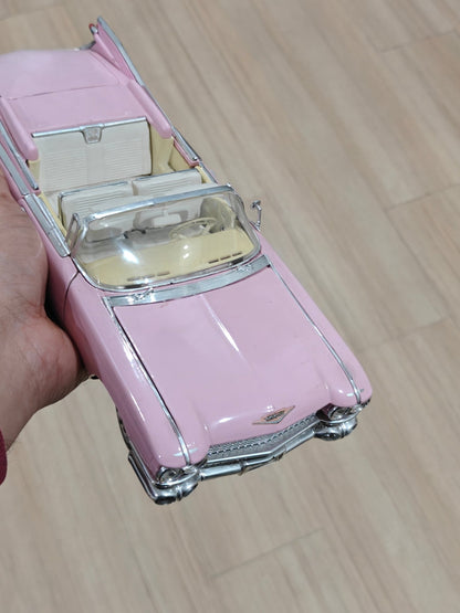 1:18 Maisto 1959 Cadillac Eldorado Biarritz Convertible (Pre - Owned) - Kinder Logs