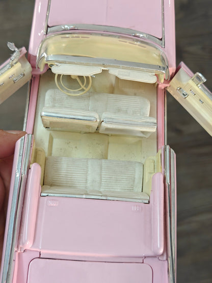 1:18 Maisto 1959 Cadillac Eldorado Biarritz Convertible (Pre - Owned) - Kinder Logs