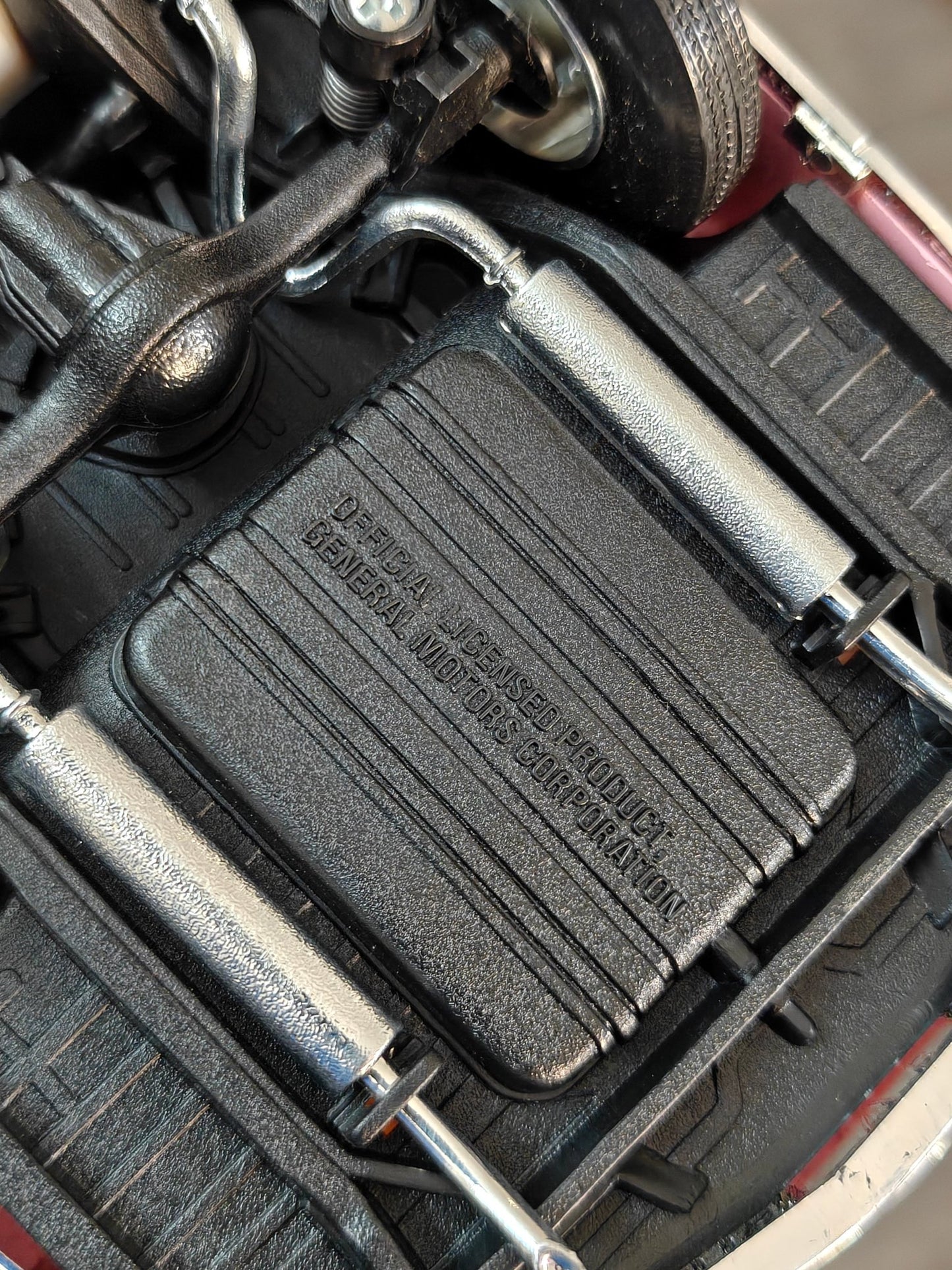 1:18 Maisto 1959 Cadillac Eldorado Biarritz Convertible (Pre - Owned) - Kinder Logs