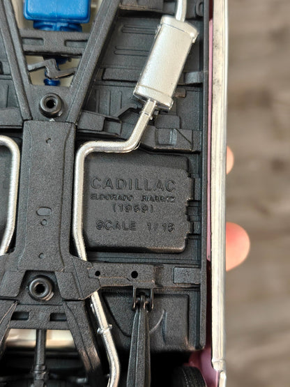1:18 Maisto 1959 Cadillac Eldorado Biarritz Convertible (Pre - Owned) - Kinder Logs