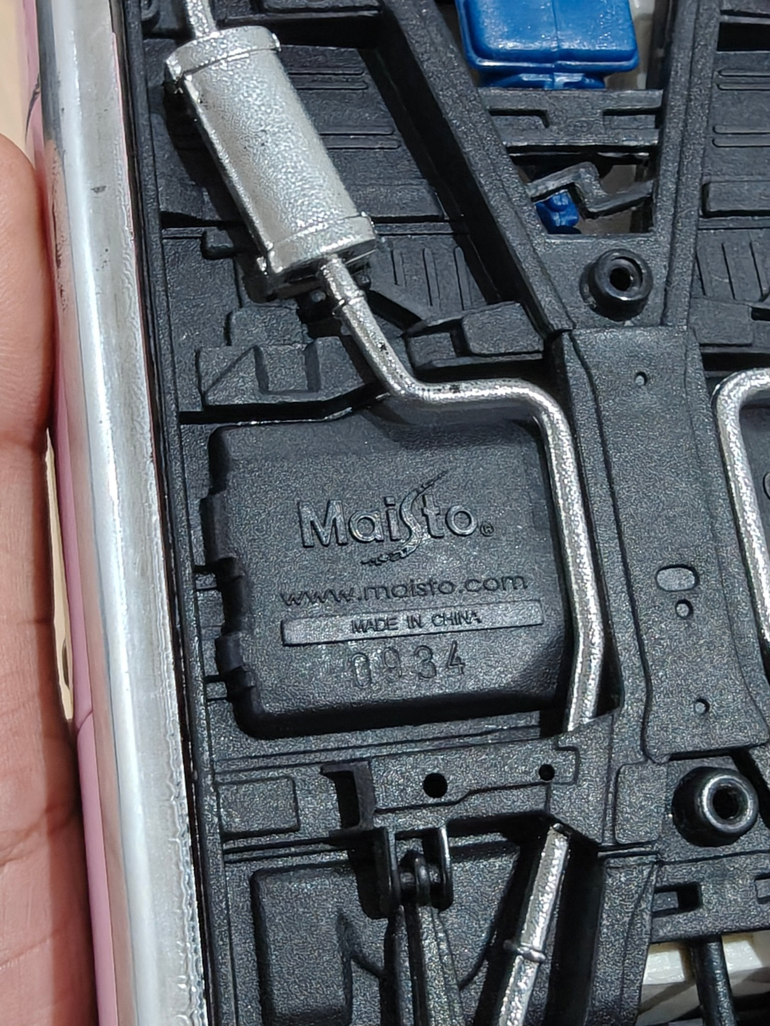 1:18 Maisto 1959 Cadillac Eldorado Biarritz Convertible (Pre - Owned) - Kinder Logs