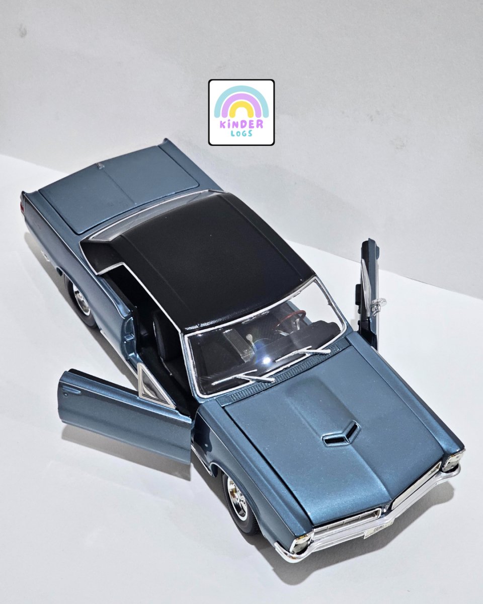 1:18 Maisto 1965 Pontiac GTO - Blue Color (Pre - Owned) - Kinder Logs