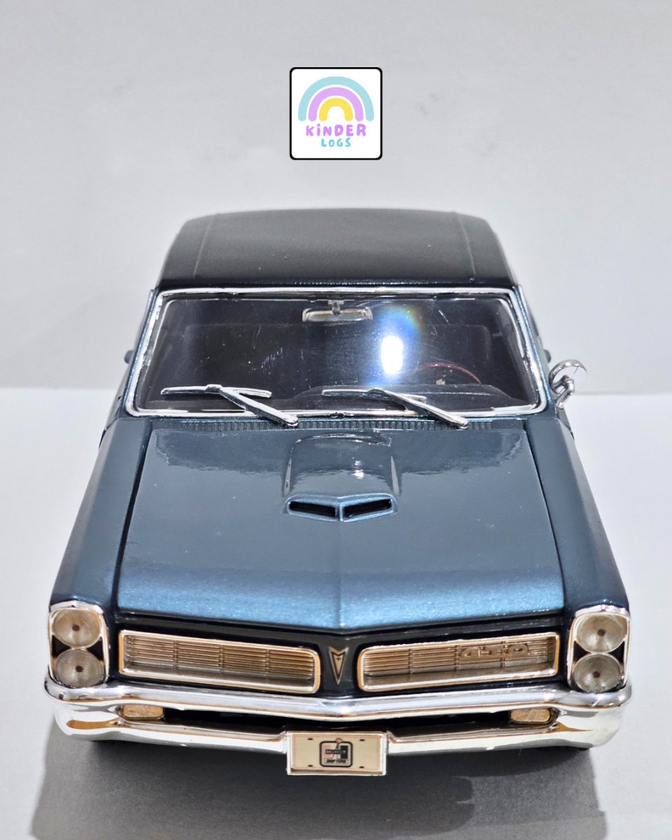 1:18 Maisto 1965 Pontiac GTO - Blue Color (Pre - Owned) - Kinder Logs