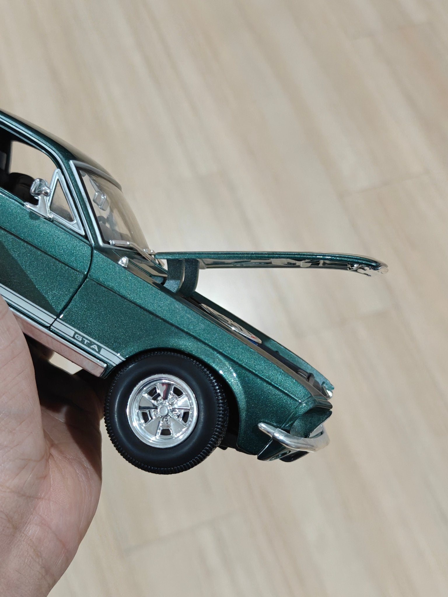 1:18 Maisto 1967 Ford Mustang GTA Fastback (Pre - Owned) - Kinder Logs