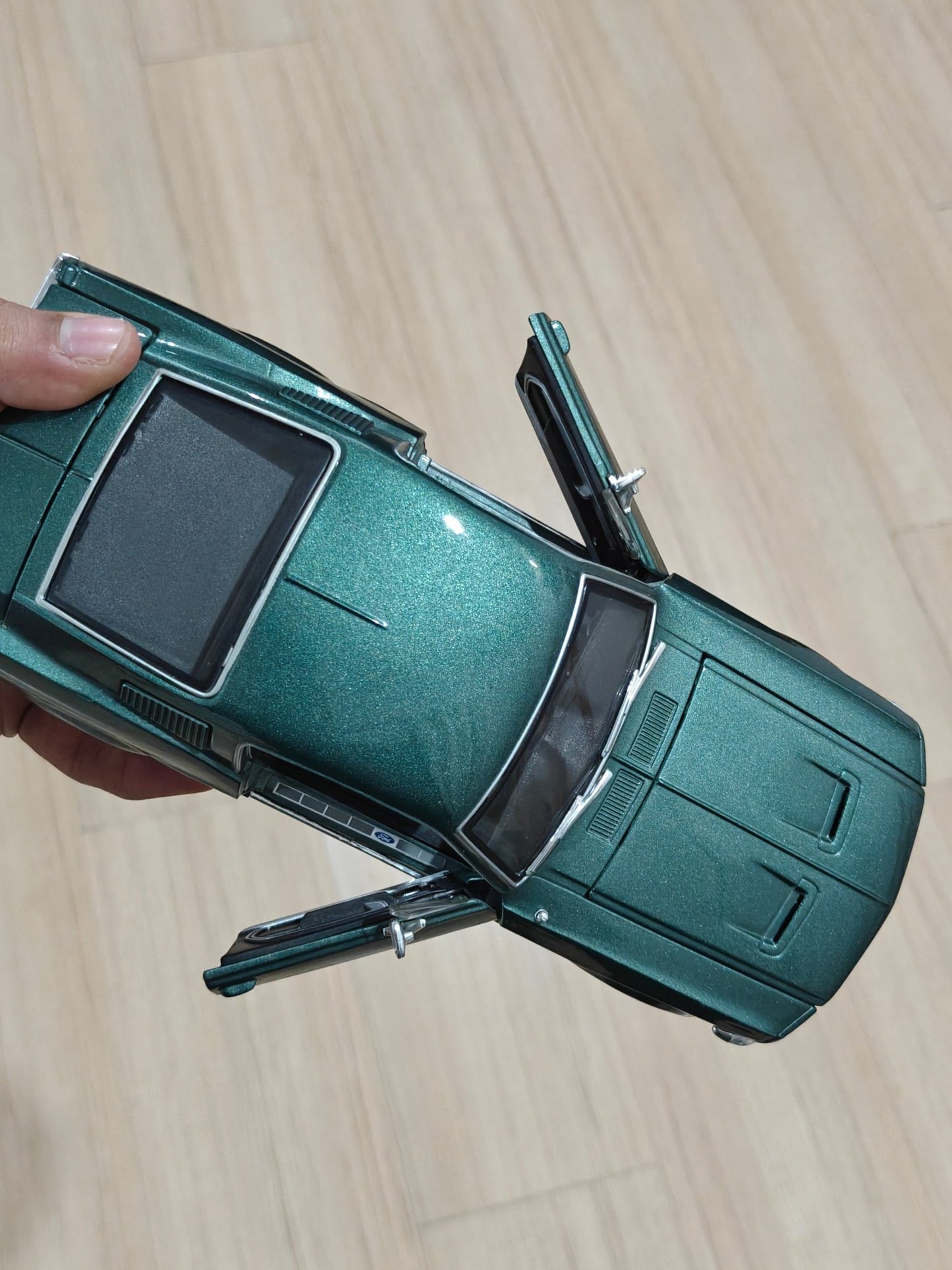 1:18 Maisto 1967 Ford Mustang GTA Fastback (Pre - Owned) - Kinder Logs