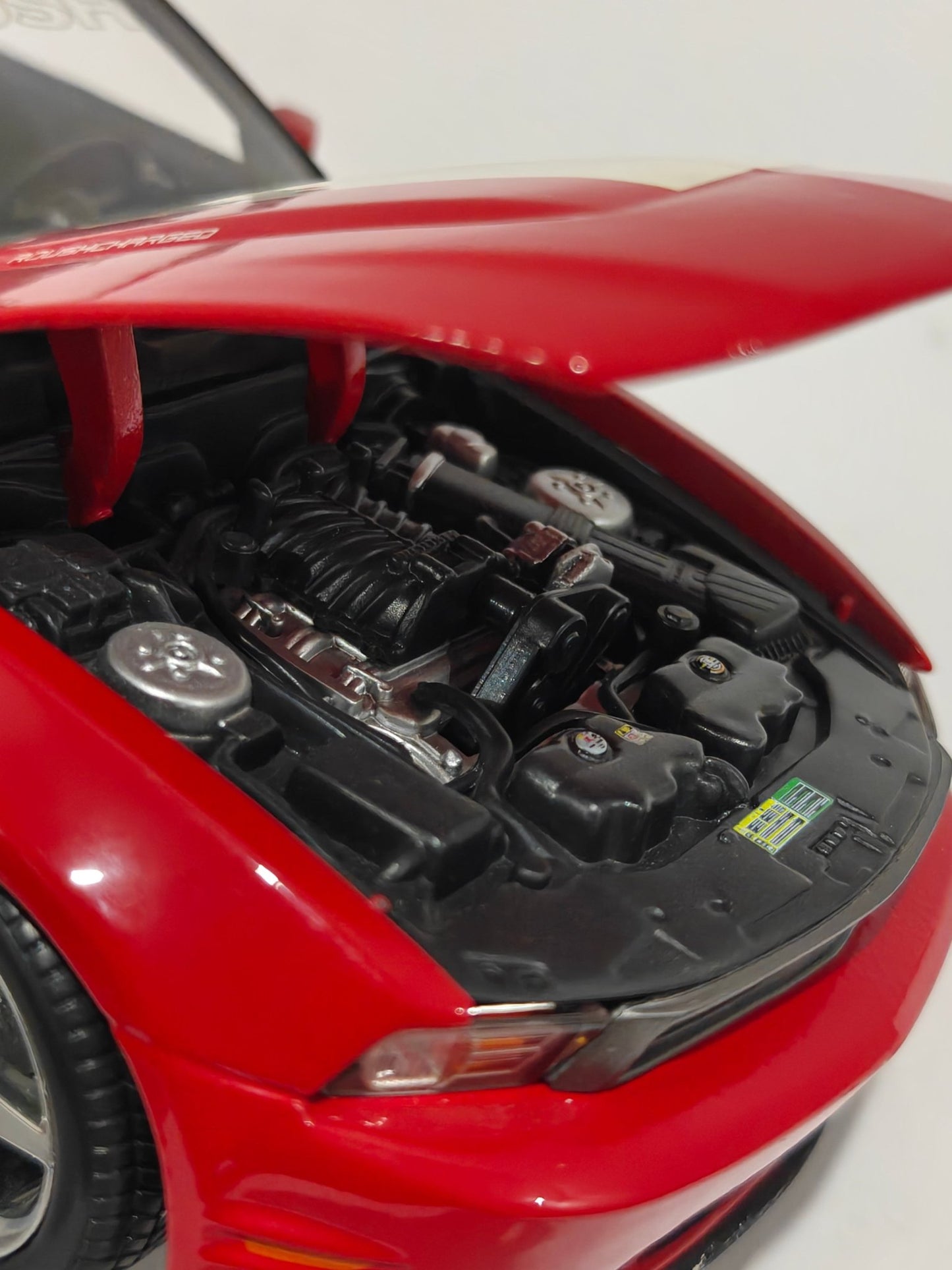 1:18 Maisto 2010 Ford Mustang Roush 427R (Pre - Owned) - Kinder Logs