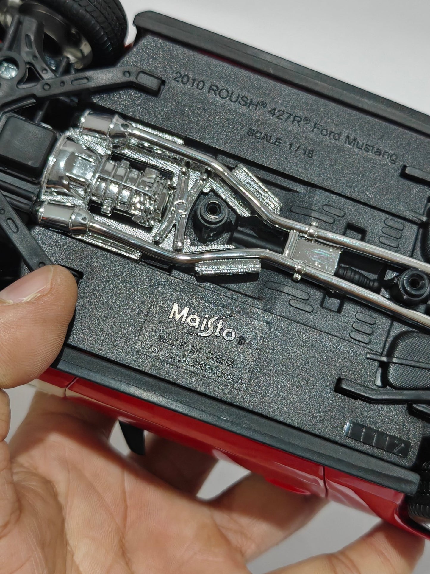 1:18 Maisto 2010 Ford Mustang Roush 427R (Pre - Owned) - Kinder Logs