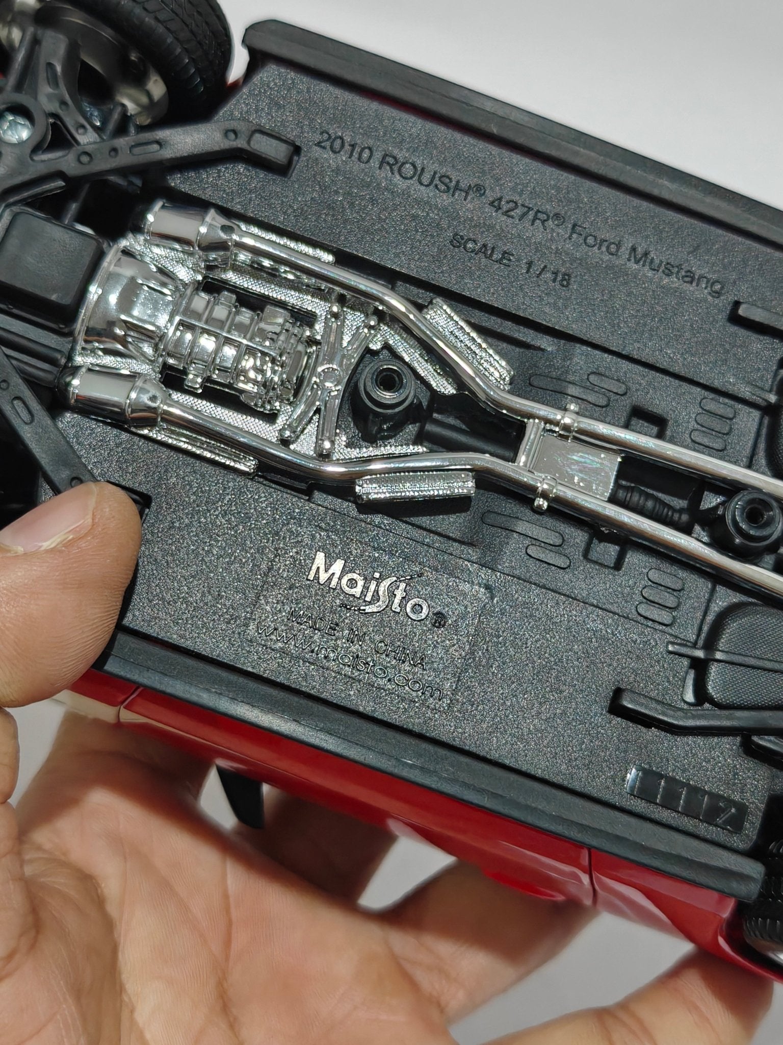 1:18 Maisto 2010 Ford Mustang Roush 427R (Pre - Owned) - Kinder Logs