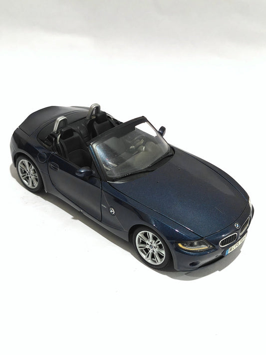 1:18 Maisto BMW Z4 (Pre - Owned) - Kinder Logs