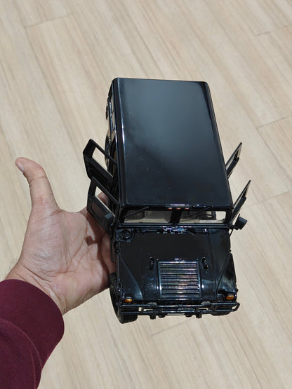 1:18 Maisto Hummer H1 (Pre - Owned) - Kinder Logs