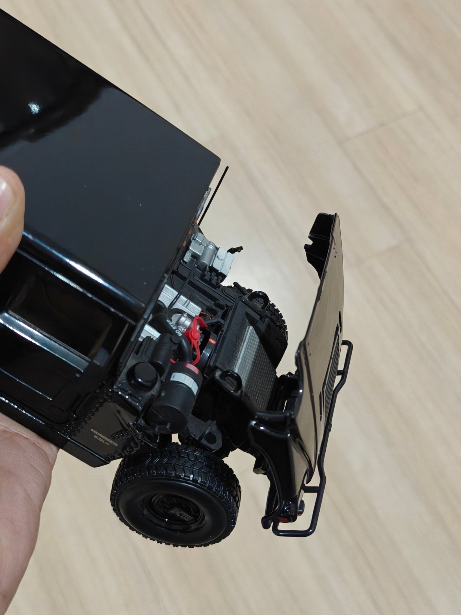 1:18 Maisto Hummer H1 (Pre - Owned) - Kinder Logs