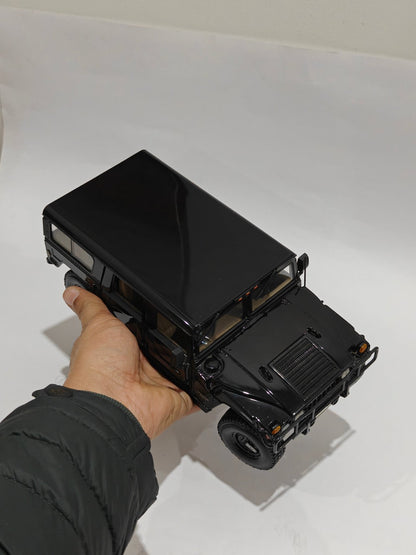 1:18 Maisto Hummer H1 (Pre - Owned) - Kinder Logs