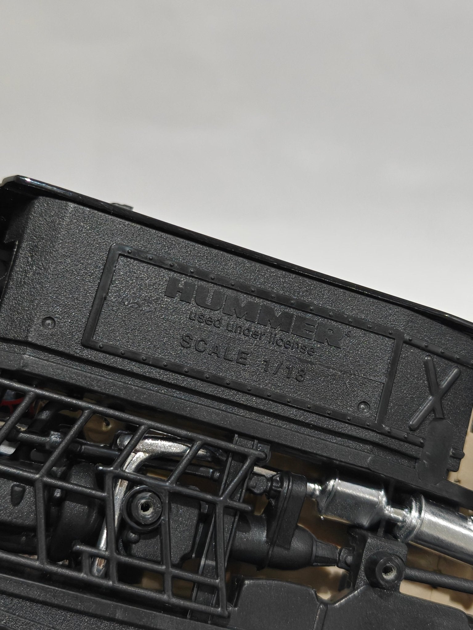 1:18 Maisto Hummer H1 (Pre - Owned) - Kinder Logs