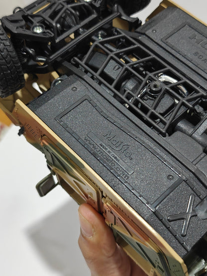 1:18 Maisto Humvee Army Edition (Pre - Owned) - Kinder Logs