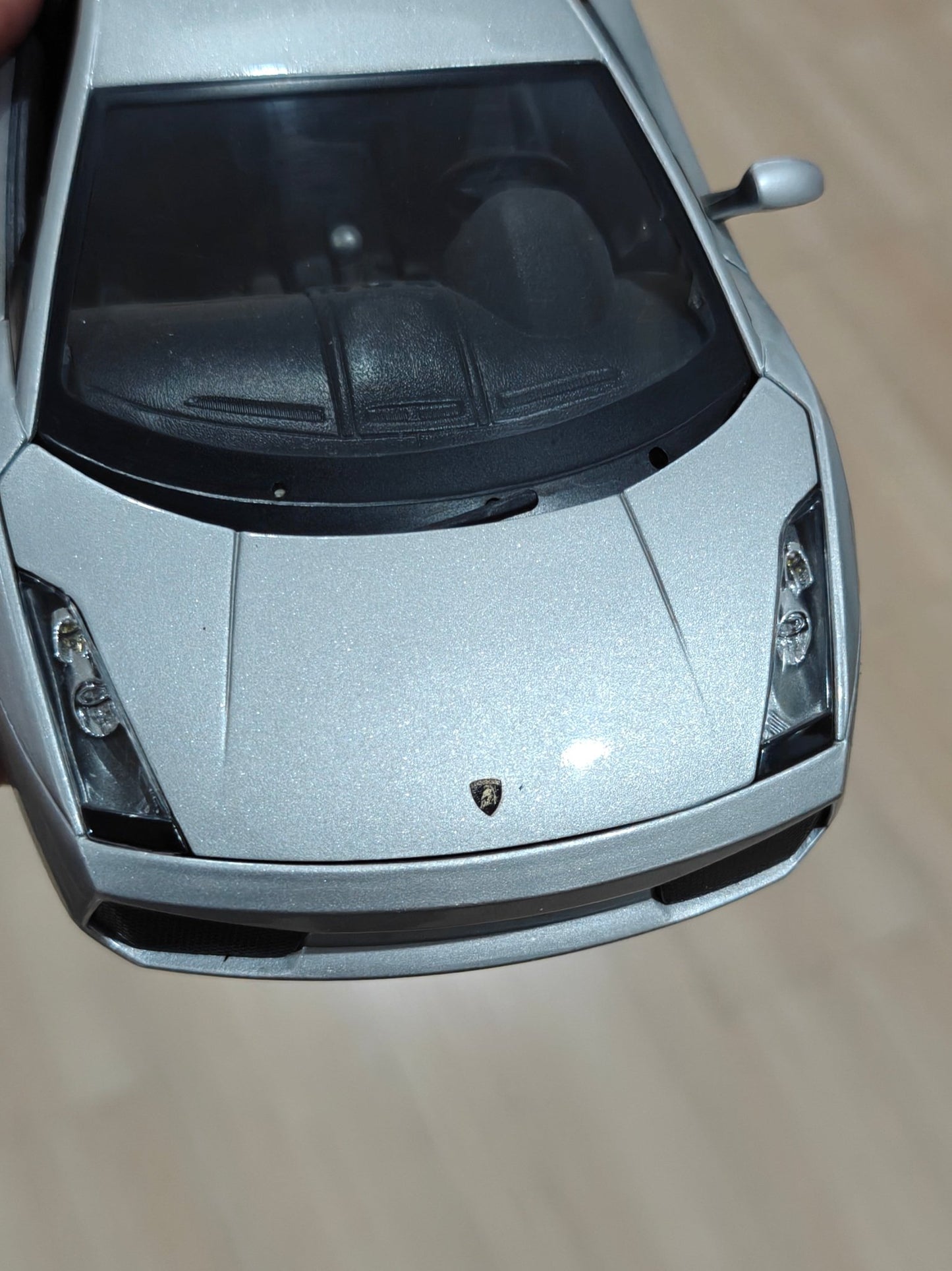 1:18 Maisto Lamborghini Gallardo - Silver Color (Pre - Owned) - Kinder Logs