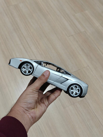 1:18 Maisto Lamborghini Gallardo - Silver Color (Pre - Owned) - Kinder Logs
