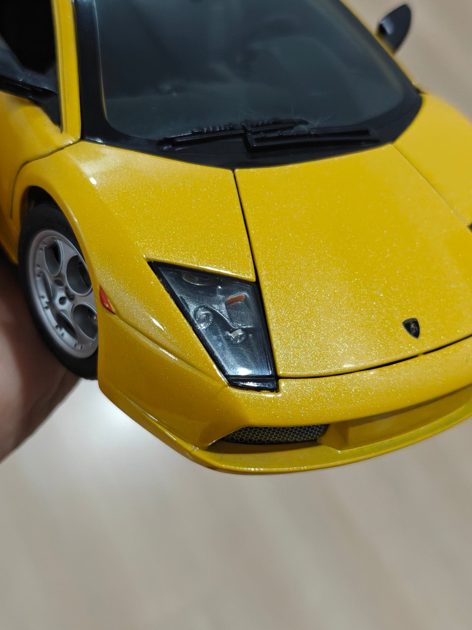 1:18 Maisto Lamborghini Murcielago - Yellow Color (Pre - Owned) - Kinder Logs