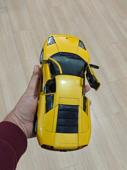 1:18 Maisto Lamborghini Murcielago - Yellow Color (Pre - Owned) - Kinder Logs