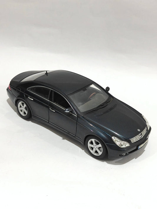 1:18 Maisto Mercedes - Benz CLS (Pre - Owned) - Kinder Logs