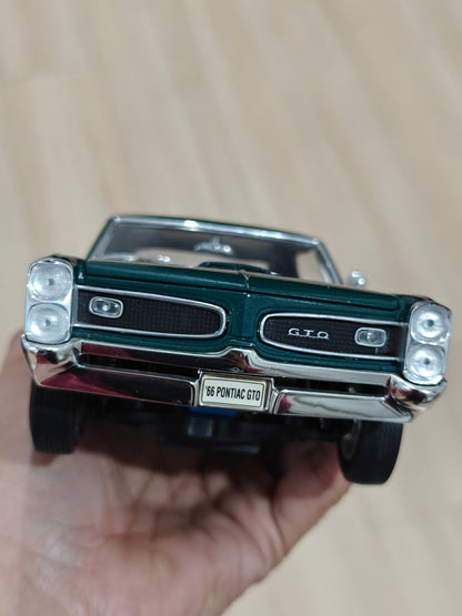 1:18 Welly 1966 Pontiac GTO (Pre - Owned) - Kinder Logs
