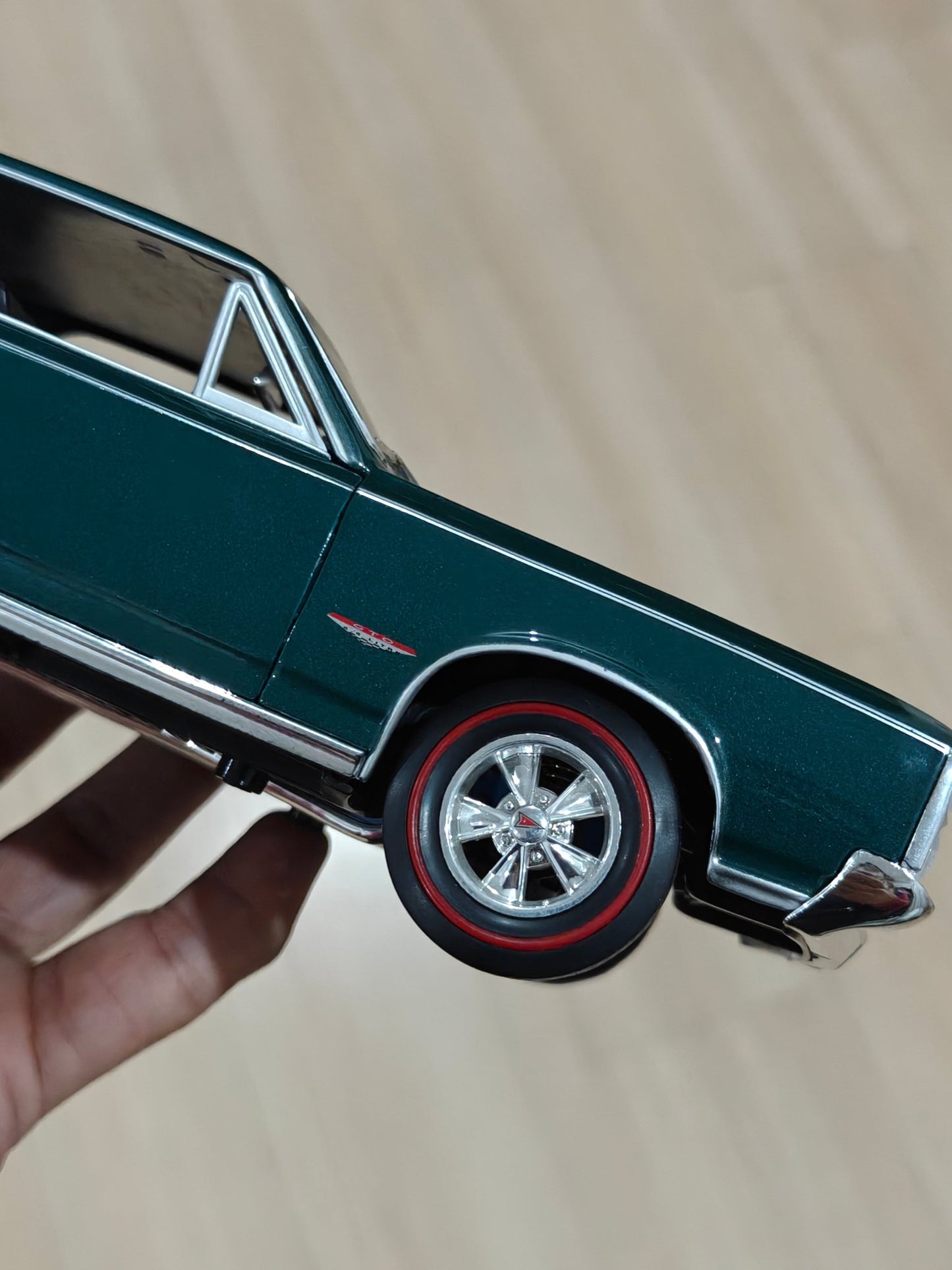 1:18 Welly 1966 Pontiac GTO (Pre - Owned) - Kinder Logs