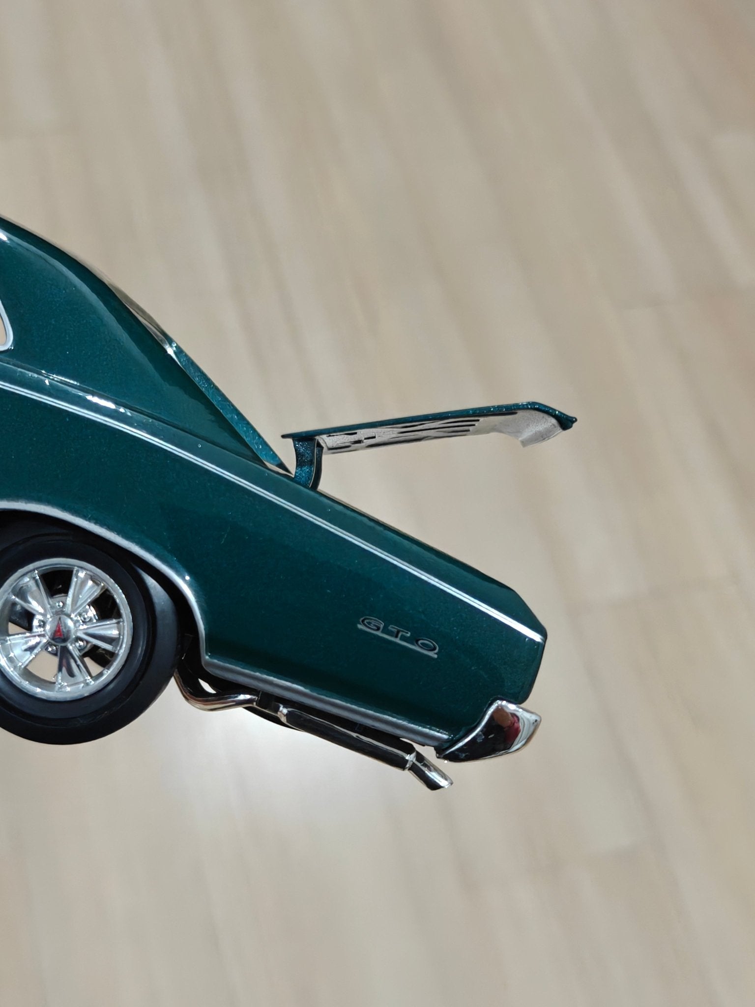 1:18 Welly 1966 Pontiac GTO (Pre - Owned) - Kinder Logs