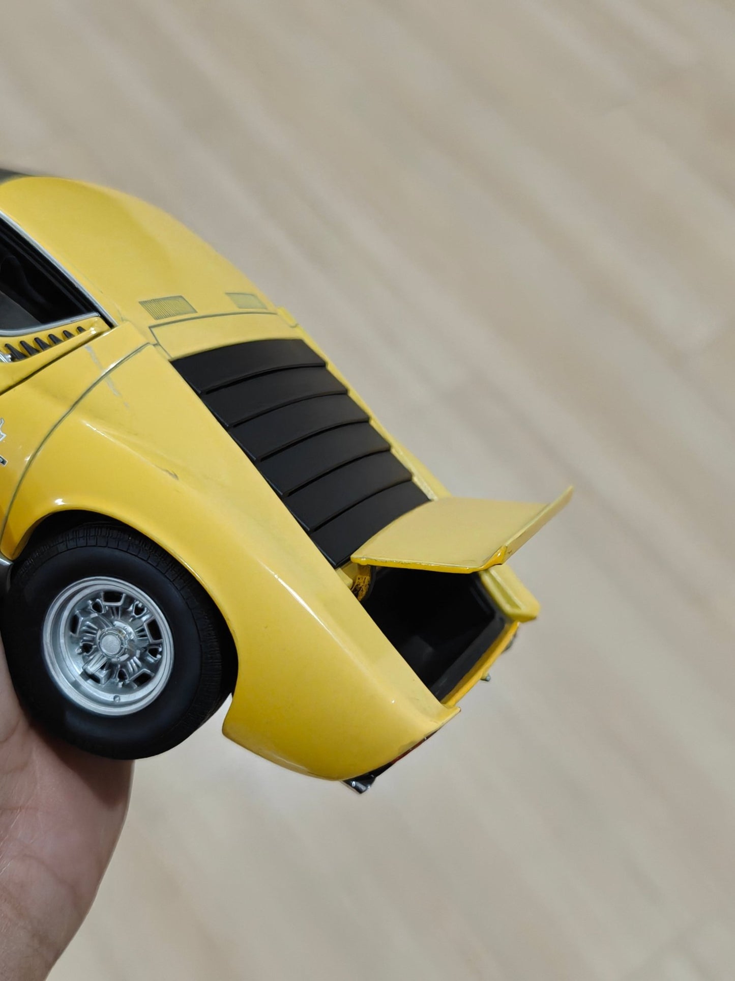 1:18 Welly Lamborghini Miura P400 SV - Yellow Color (Pre - Owned) - Kinder Logs