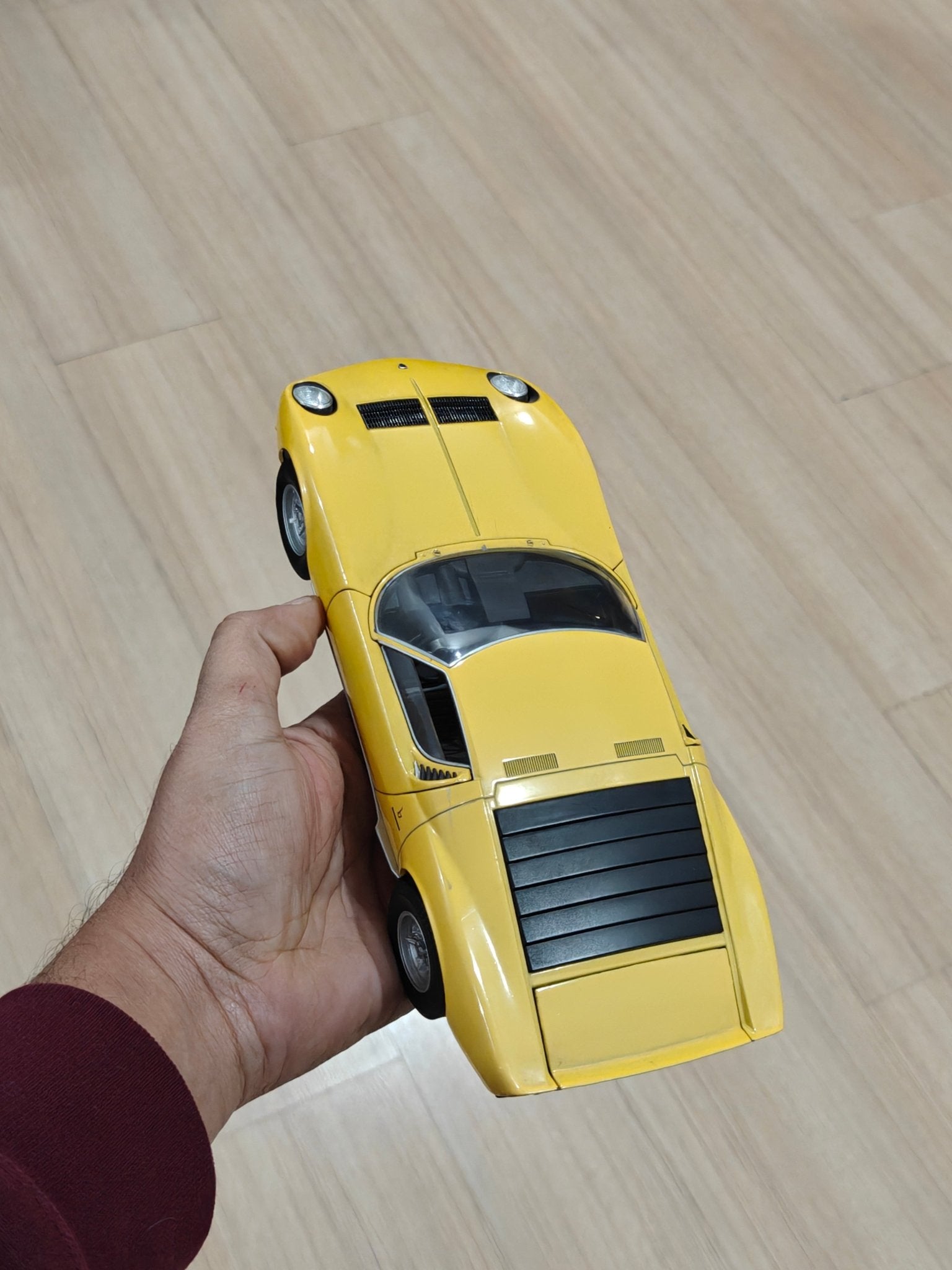 1:18 Welly Lamborghini Miura P400 SV - Yellow Color (Pre - Owned) - Kinder Logs