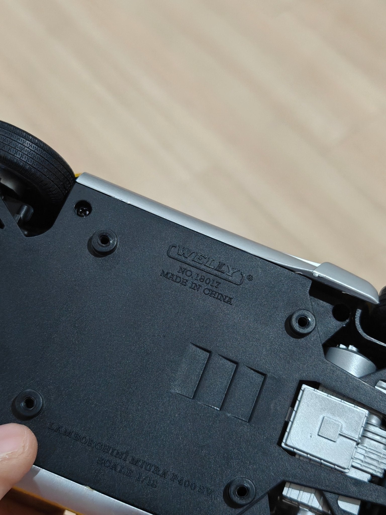 1:18 Welly Lamborghini Miura P400 SV - Yellow Color (Pre - Owned) - Kinder Logs