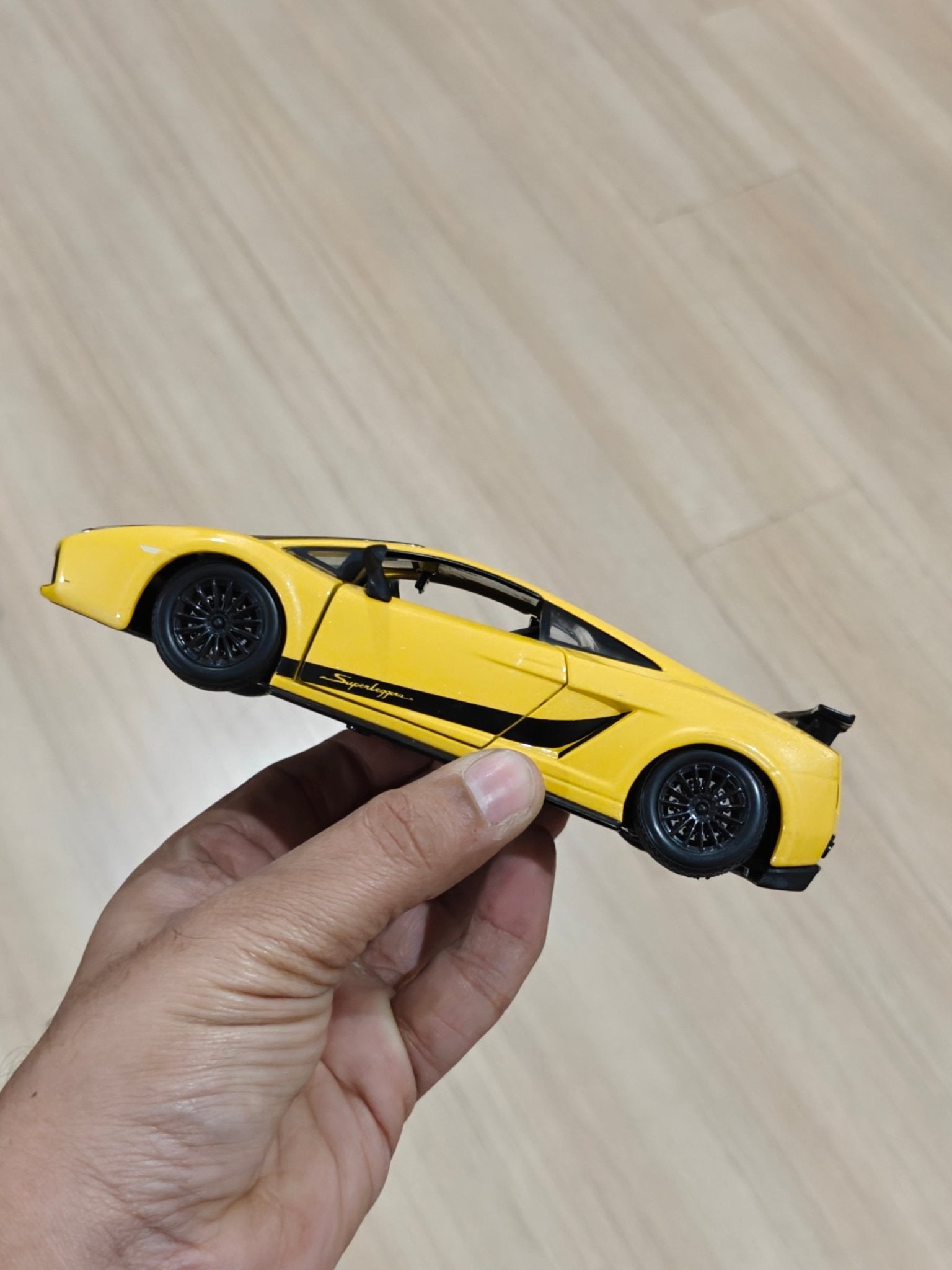 1:24 Bburago Lamborghini Gallardo Superleggera (Pre - Owned) - Kinder Logs